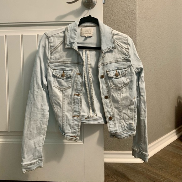 Light jean jacket - Picture 1 of 2